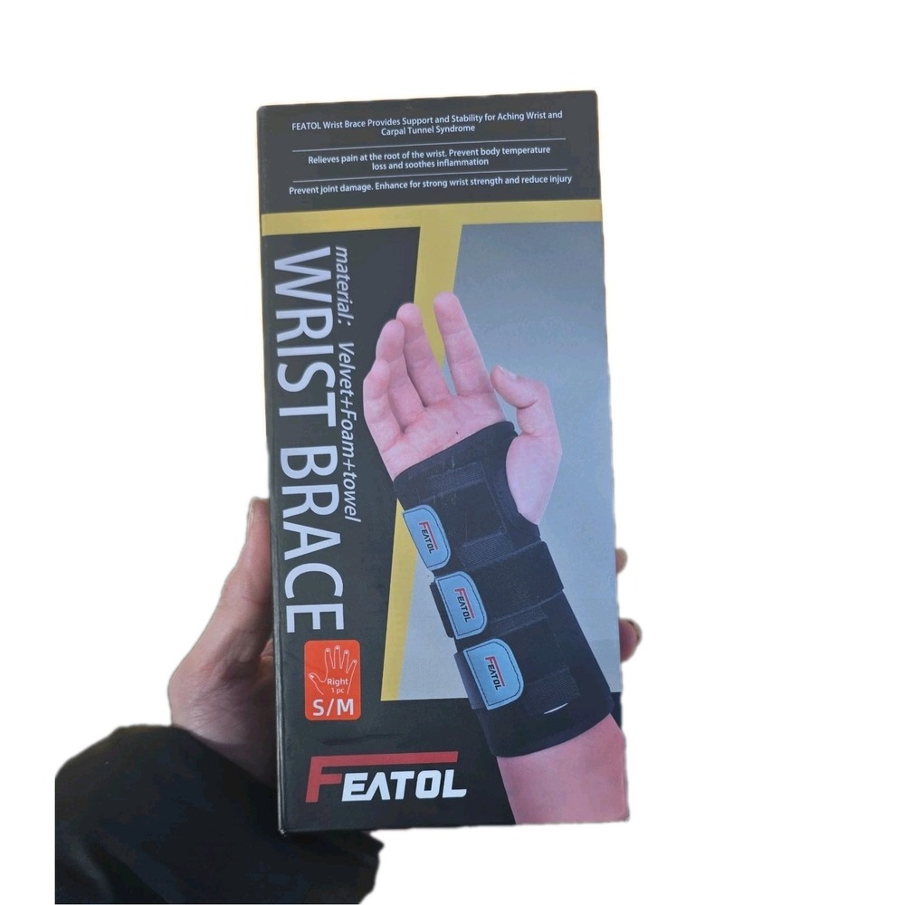 FEATOL Wrist Brace for Carpal Tunnel Adjustable Support Right Hand Small/Medium